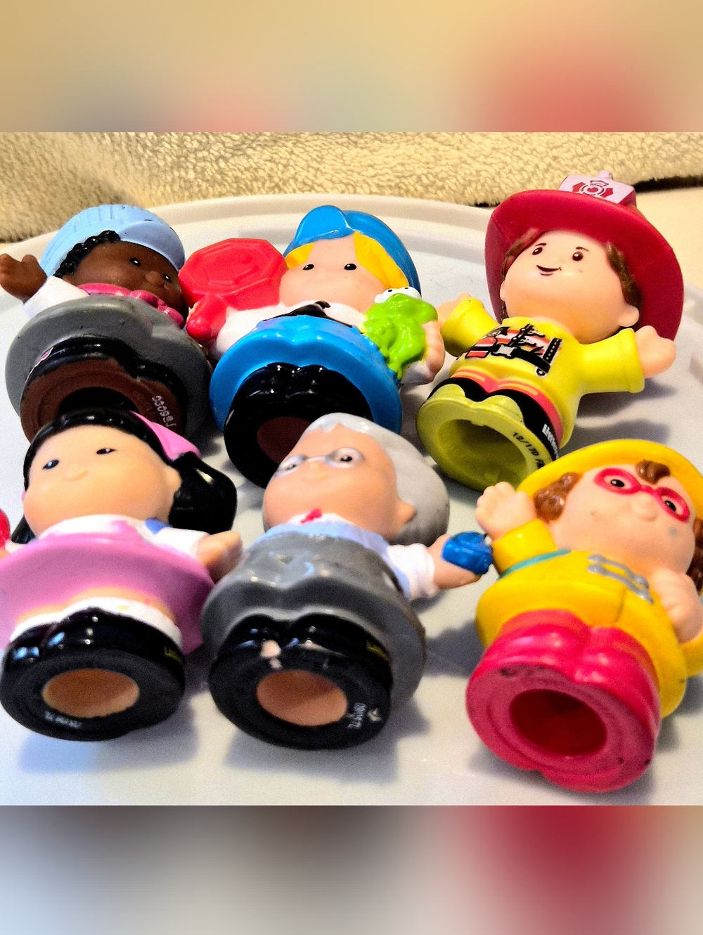 Lot Of 6 "Little- People" Figures, Fisher-Price, Good Pre-Owned Condition. - Picture 2 of 2